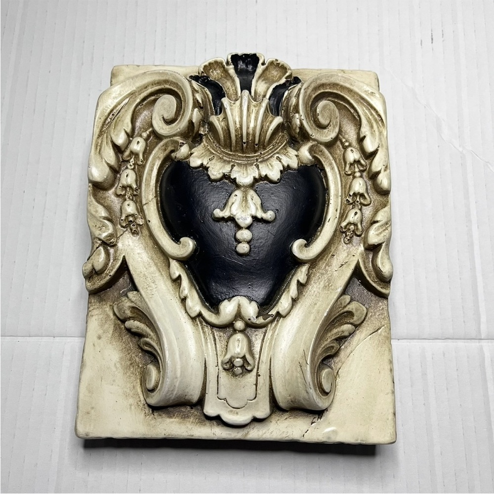 Sid Dickens Family Crest Tile T63 - Picture 3 of 10